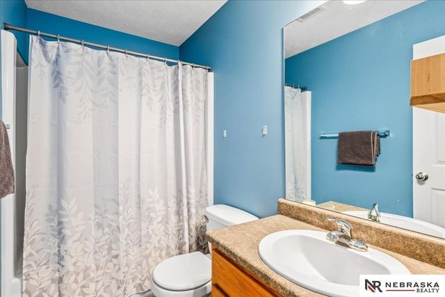 5644 NW 14TH Street, Lincoln, NE 68521