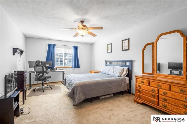 5644 NW 14TH Street, Lincoln, NE 68521