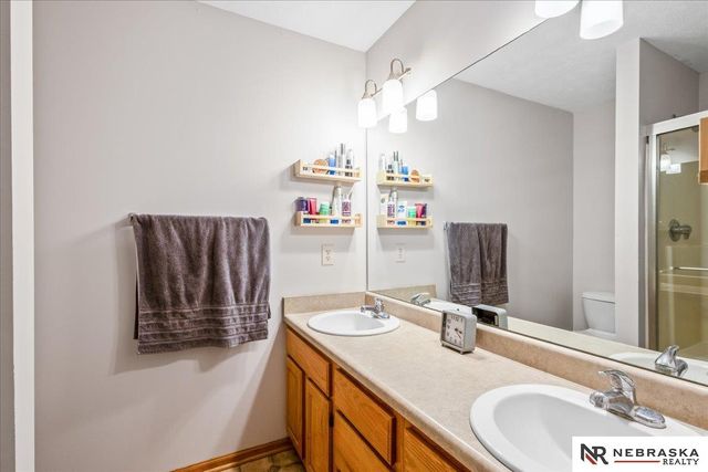 5644 NW 14TH Street, Lincoln, NE 68521