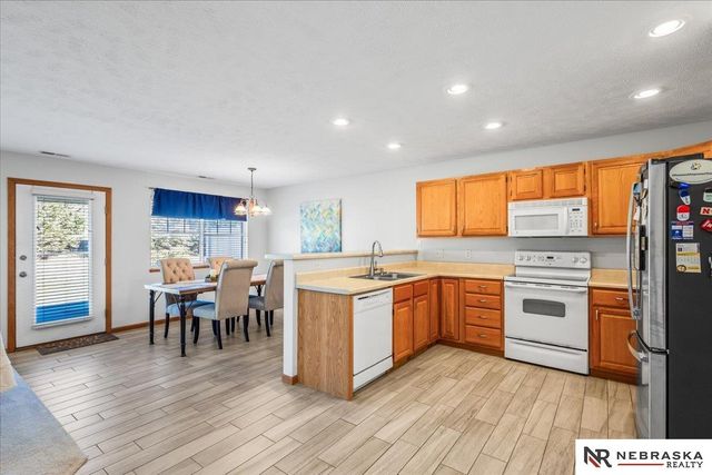 5644 NW 14TH Street, Lincoln, NE 68521