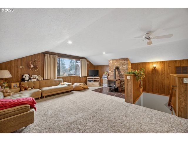 8050 Sw 103RD Ave, Beaverton, OR 97008