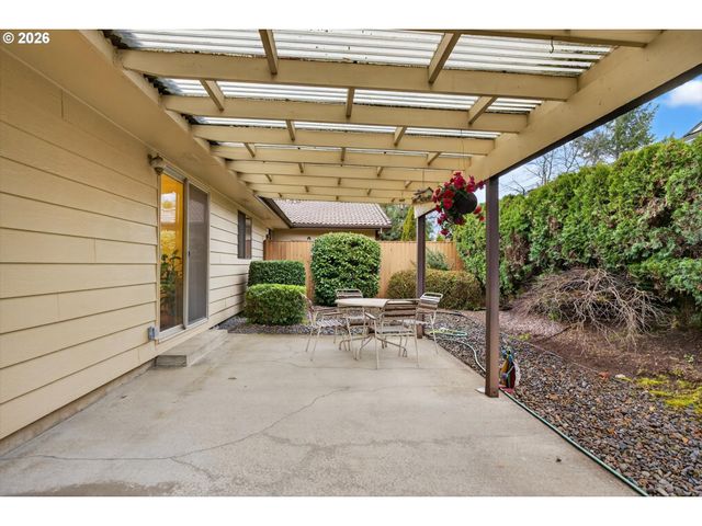 8050 Sw 103RD Ave, Beaverton, OR 97008