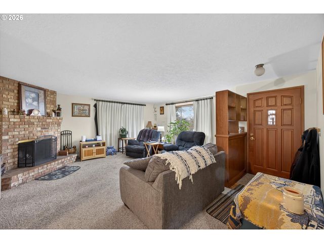 8050 Sw 103RD Ave, Beaverton, OR 97008