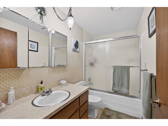 8050 Sw 103RD Ave, Beaverton, OR 97008