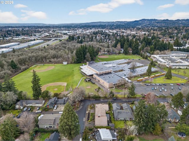 8050 Sw 103RD Ave, Beaverton, OR 97008