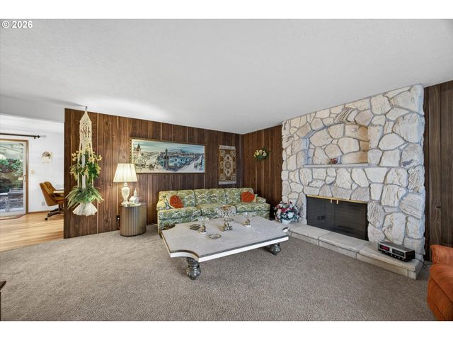 8050 Sw 103RD Ave, Beaverton, OR 97008