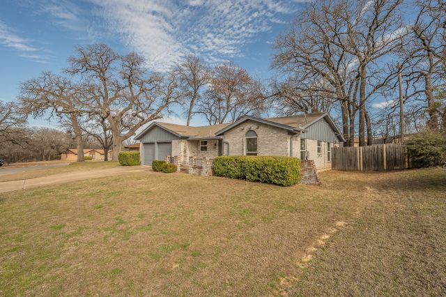 709 Blue Meadow Drive, Azle, TX 76020