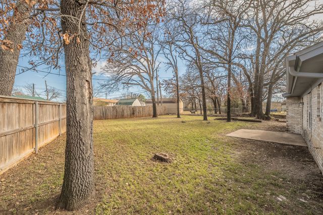 709 Blue Meadow Drive, Azle, TX 76020