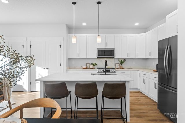 2109 S Pacific St, Boise, ID 83705