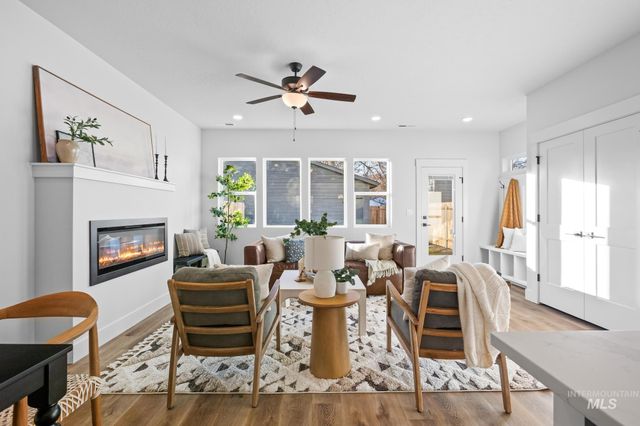 2109 S Pacific St, Boise, ID 83705