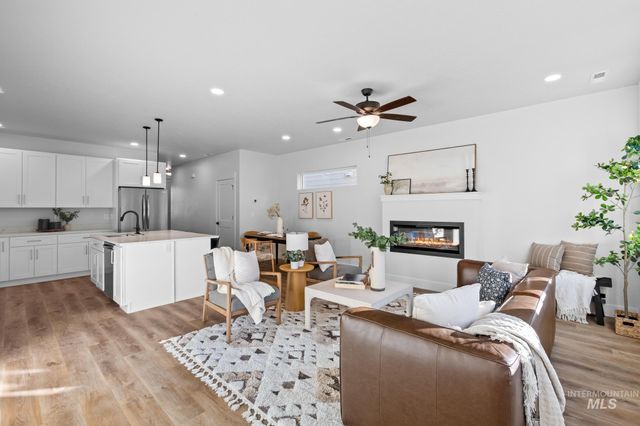 2109 S Pacific St, Boise, ID 83705