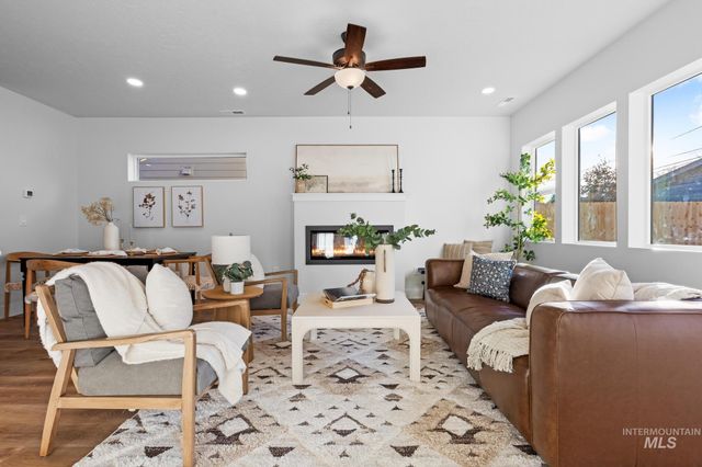 2109 S Pacific St, Boise, ID 83705