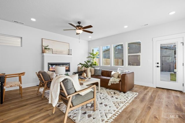 2109 S Pacific St, Boise, ID 83705