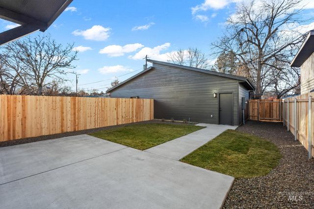 2109 S Pacific St, Boise, ID 83705
