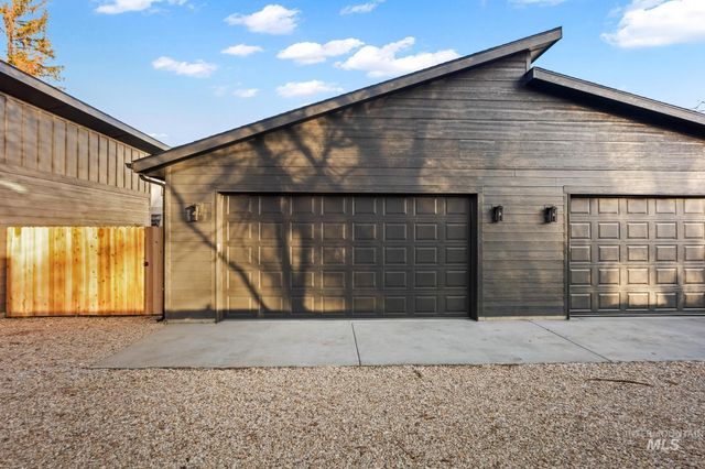 2109 S Pacific St, Boise, ID 83705