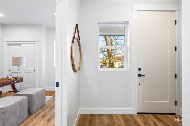 2109 S Pacific St, Boise, ID 83705