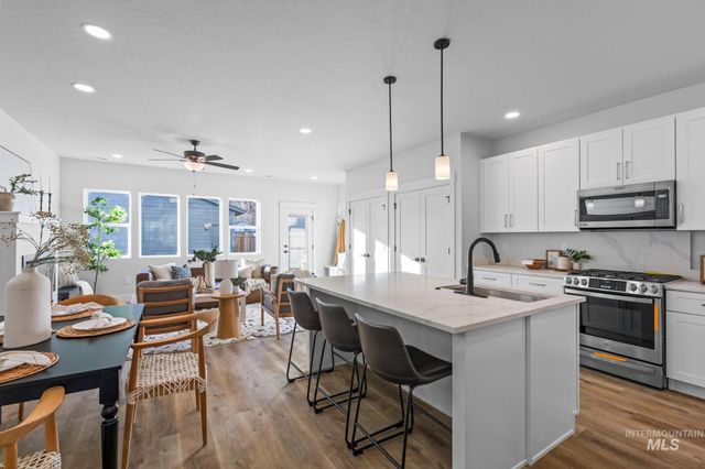 2109 S Pacific St, Boise, ID 83705