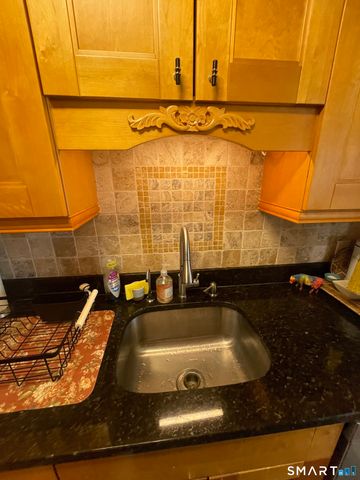 2625 Park Avenue 11P, Bridgeport, CT 06604