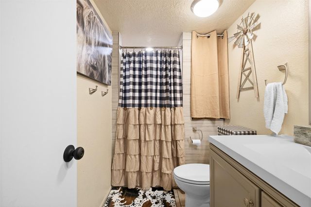 2098 Cedar Creek Road, Hearne, TX 77859