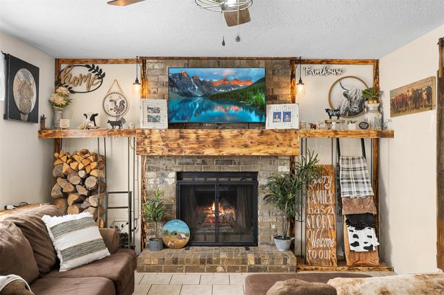 2098 Cedar Creek Road, Hearne, TX 77859