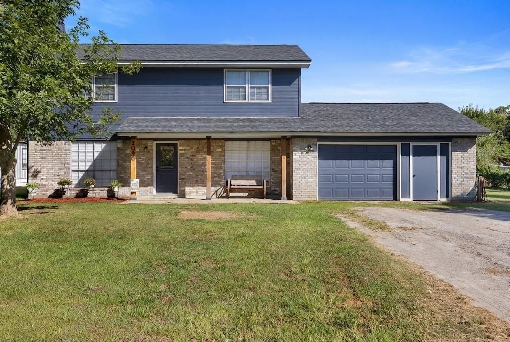 2098 Cedar Creek Road, Hearne, TX 77859