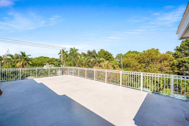 1419 NE 4th Place, Fort Lauderdale, FL 33301