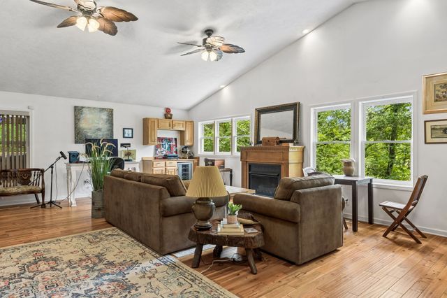 3031 Blue Buck Creek Rd, Duck River, TN 38454