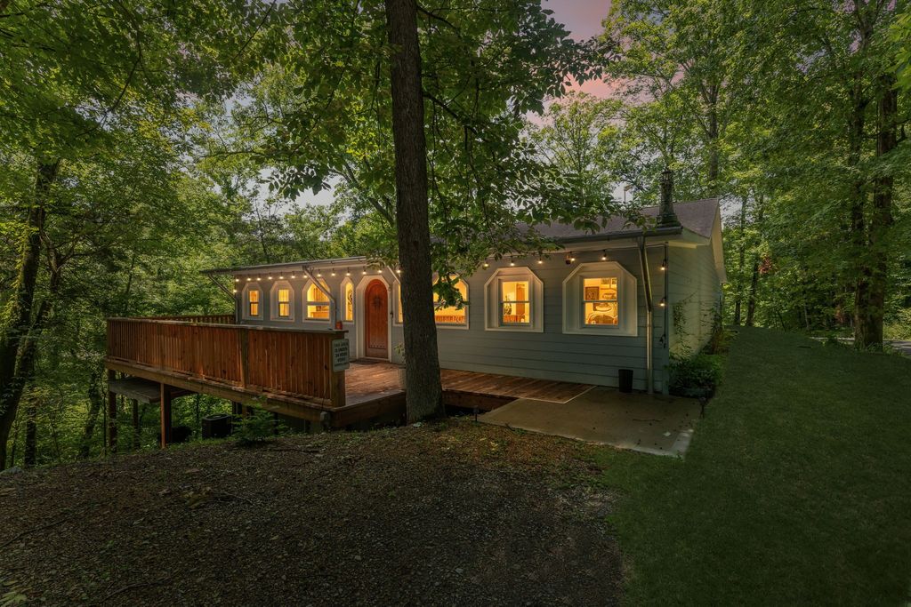 3031 Blue Buck Creek Rd, Duck River, TN 38454