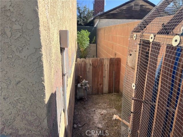 8954 S Gate, South Gate, CA 90280