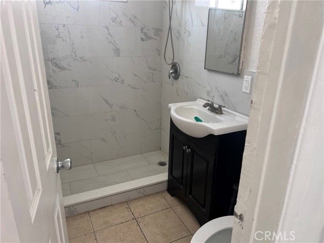 8954 S Gate, South Gate, CA 90280