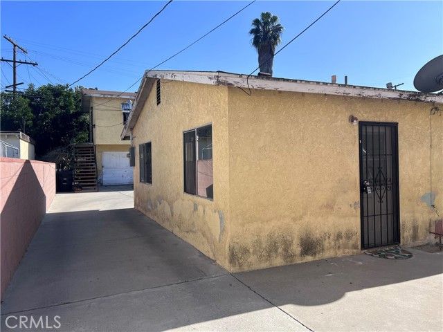 8954 S Gate, South Gate, CA 90280