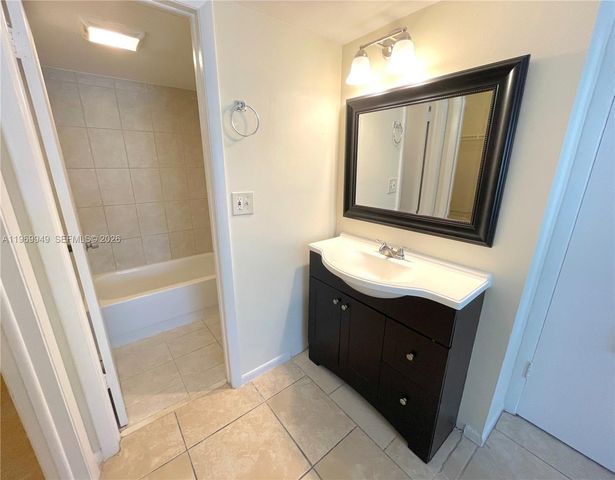 704 SE 2nd Ave 448, Deerfield Beach, FL 33441