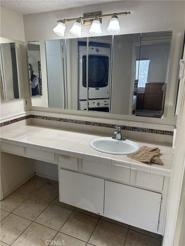 25761 Le Parc 5, Lake Forest, CA 92630