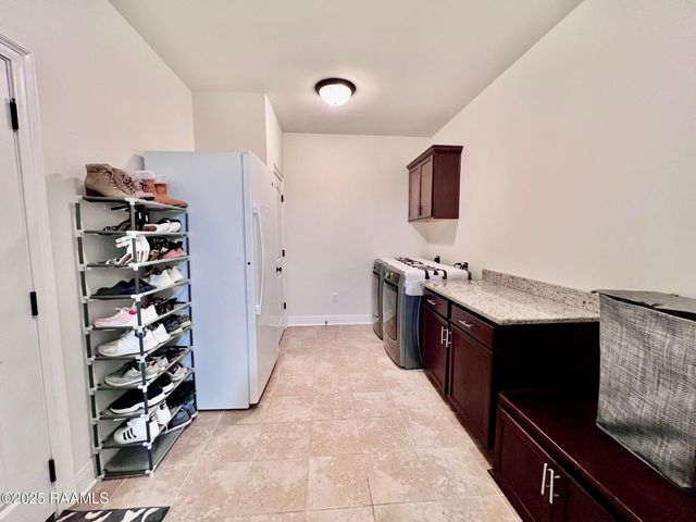 1935 Hebert's Pass, Lake Charles, LA 70607