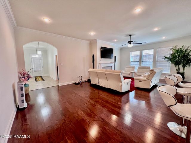 1935 Hebert's Pass, Lake Charles, LA 70607