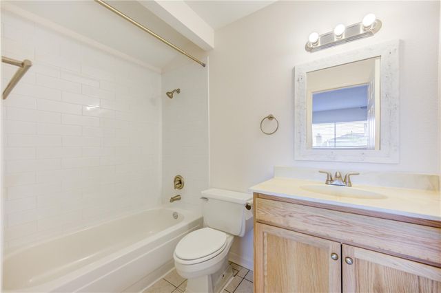 1920 Augusta Drive 5, Houston, TX 77057