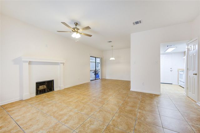 1920 Augusta Drive 5, Houston, TX 77057