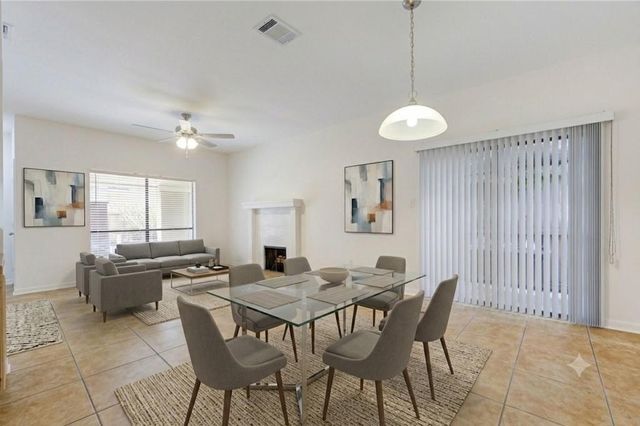 1920 Augusta Drive 5, Houston, TX 77057