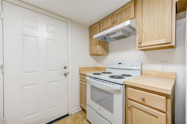 1920 Augusta Drive 5, Houston, TX 77057