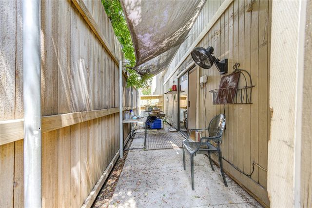 1920 Augusta Drive 5, Houston, TX 77057