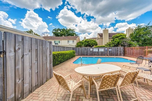 1920 Augusta Drive 5, Houston, TX 77057