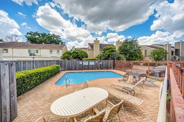 1920 Augusta Drive 5, Houston, TX 77057