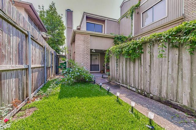 1920 Augusta Drive 5, Houston, TX 77057