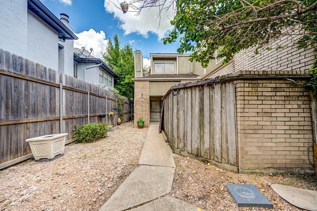 1920 Augusta Drive 5, Houston, TX 77057