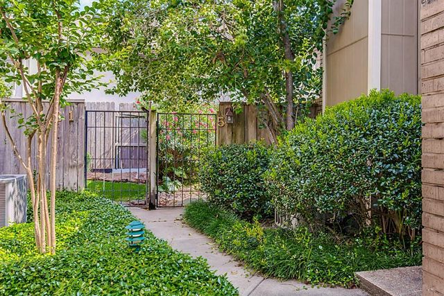 1920 Augusta Drive 5, Houston, TX 77057