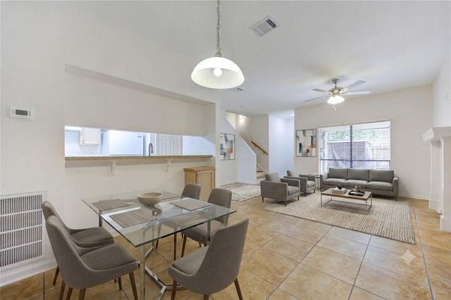 1920 Augusta Drive 5, Houston, TX 77057