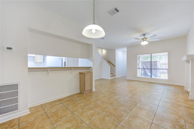 1920 Augusta Drive 5, Houston, TX 77057