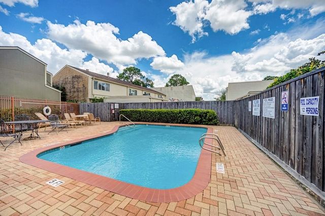 1920 Augusta Drive 5, Houston, TX 77057
