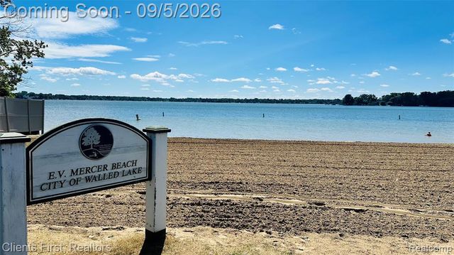 597 Winwood Circle, Walled Lake, MI 48390