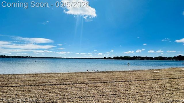 597 Winwood Circle, Walled Lake, MI 48390